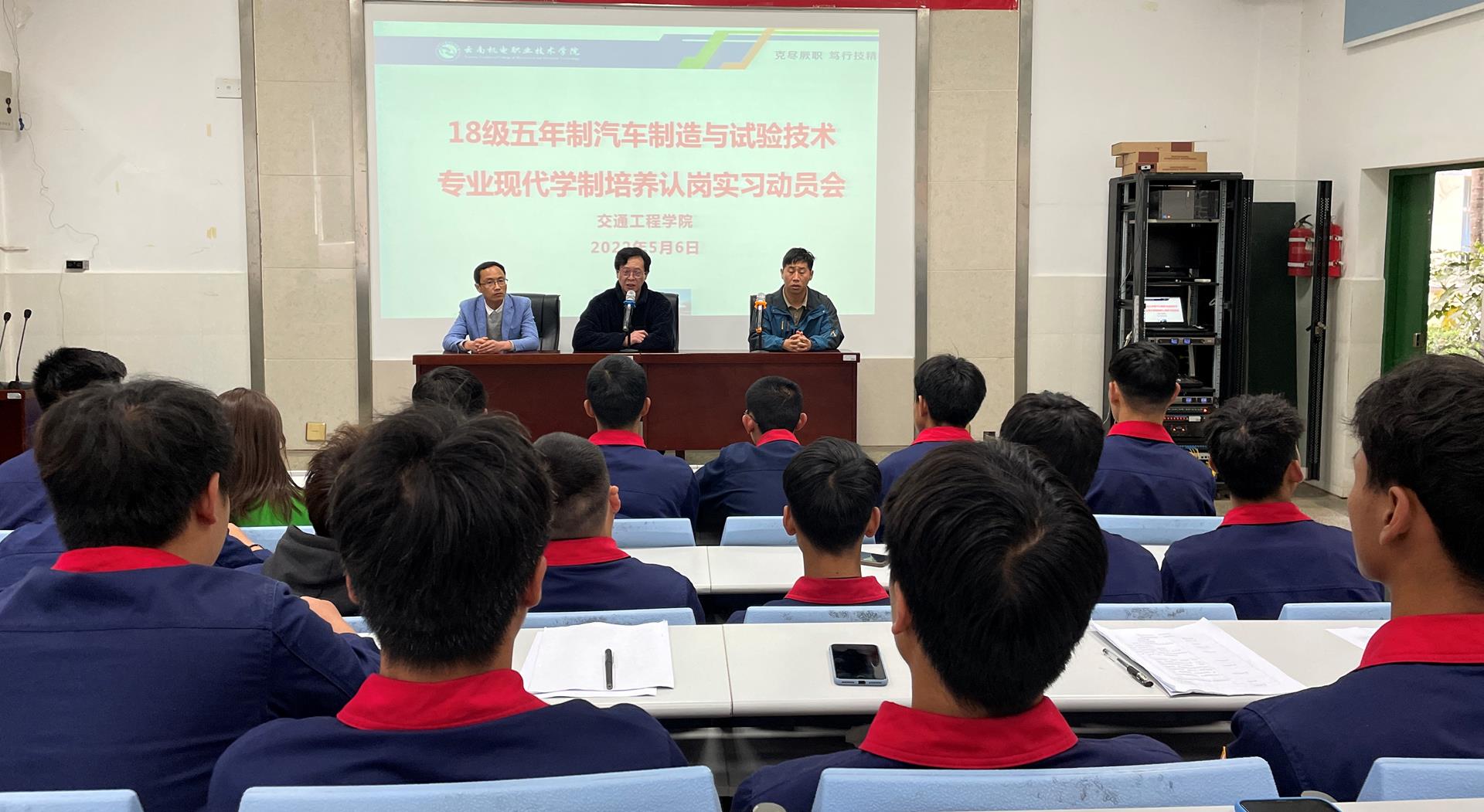 4cf5529acac24e66bafc87f059bb9816.jpg 4cf5529acac24e66bafc87f059bb9816.jpg