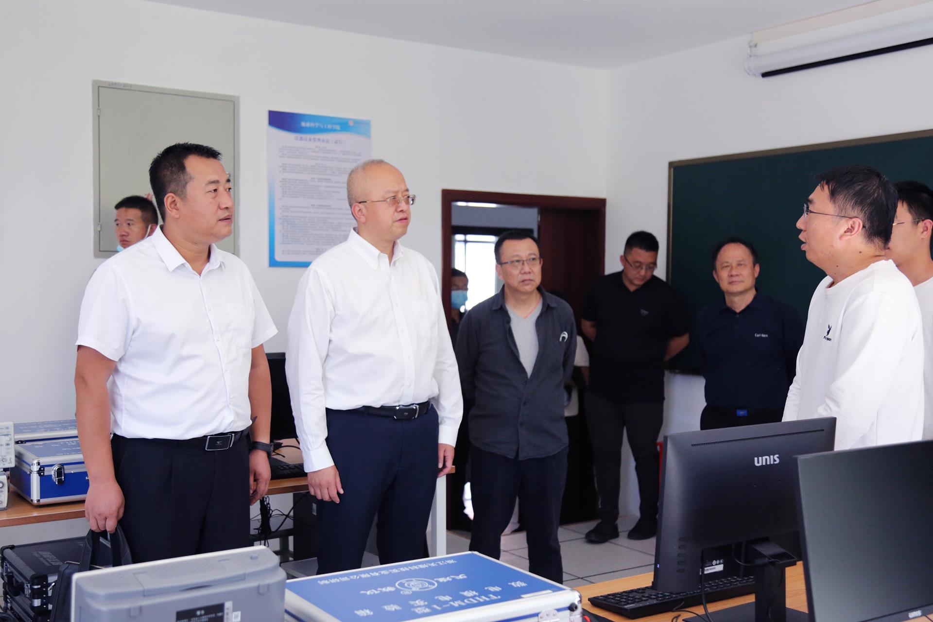 5e4900be81174edea1d295c98ebb68cb.jpg 5e4900be81174edea1d295c98ebb68cb.jpg