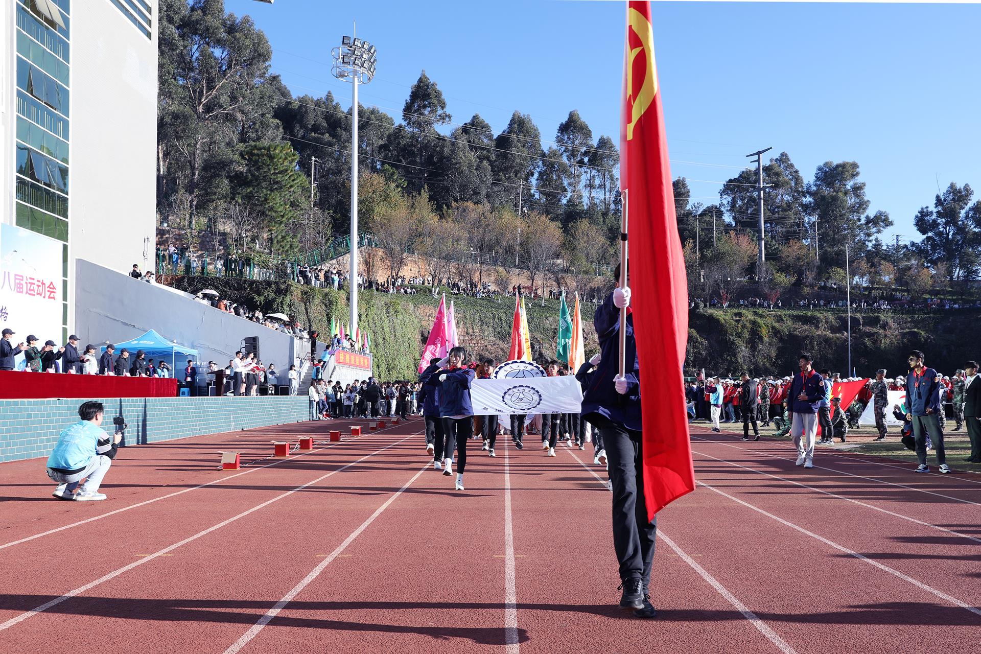 b2b65b65e0834a7698b795ac77943fe8.jpg b2b65b65e0834a7698b795ac77943fe8.jpg