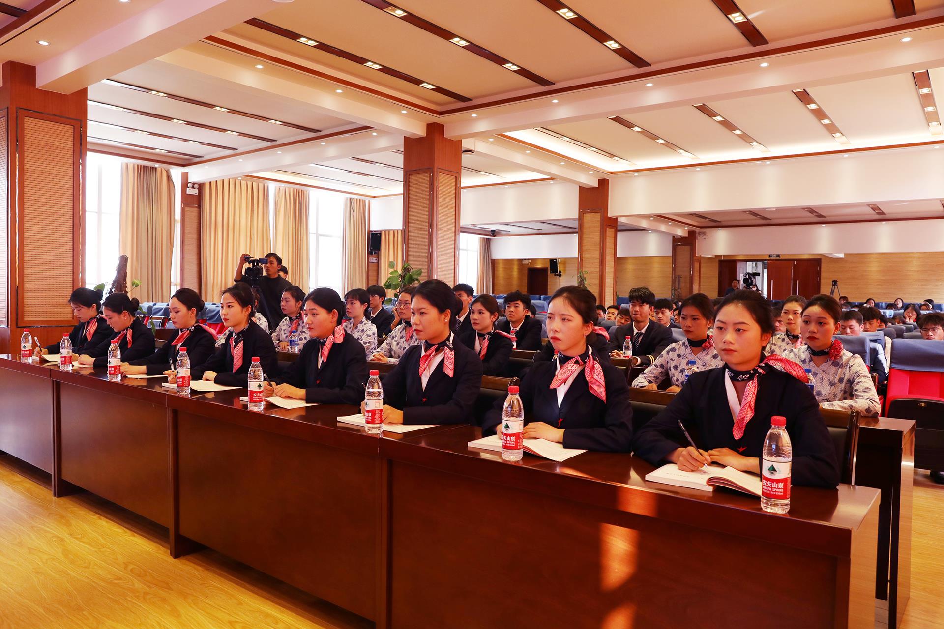 0610a857bb7243e0be9186d7f4abfae0.jpg 0610a857bb7243e0be9186d7f4abfae0.jpg