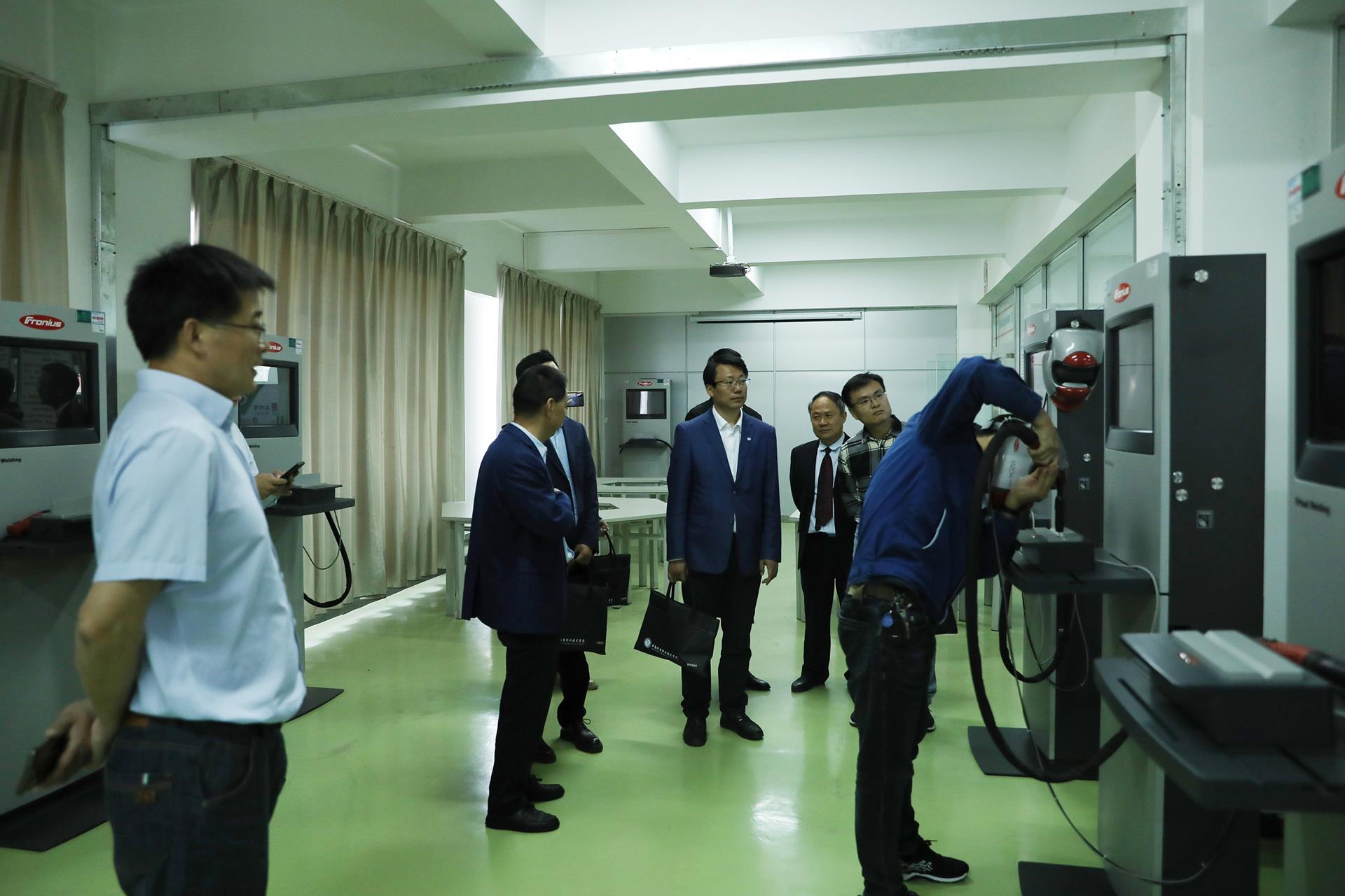 92f989ad50204ed5a04cebee14a8fda6.jpg 92f989ad50204ed5a04cebee14a8fda6.jpg