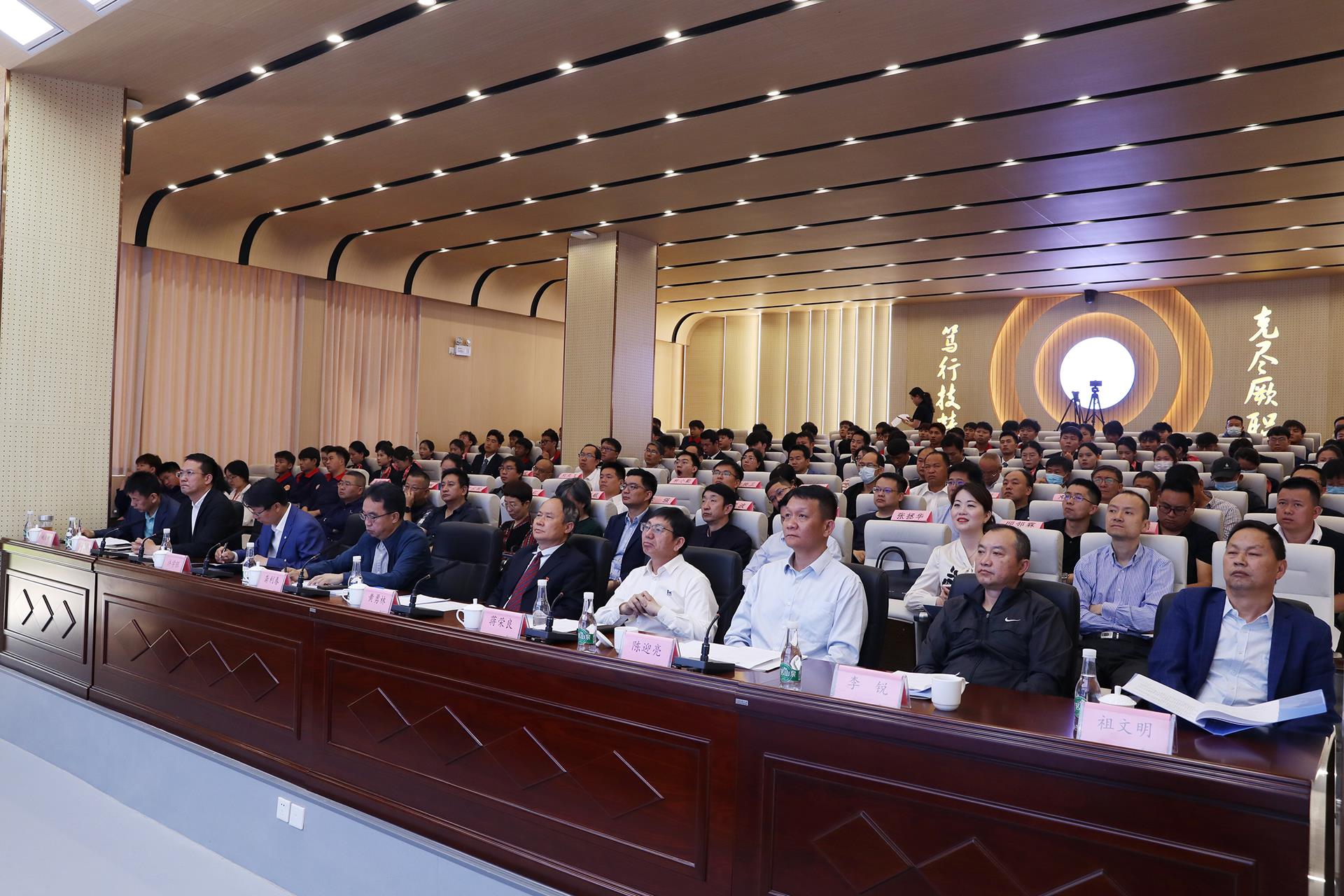 d4e64de07af04f6c80f3b94be5e60475.jpg d4e64de07af04f6c80f3b94be5e60475.jpg