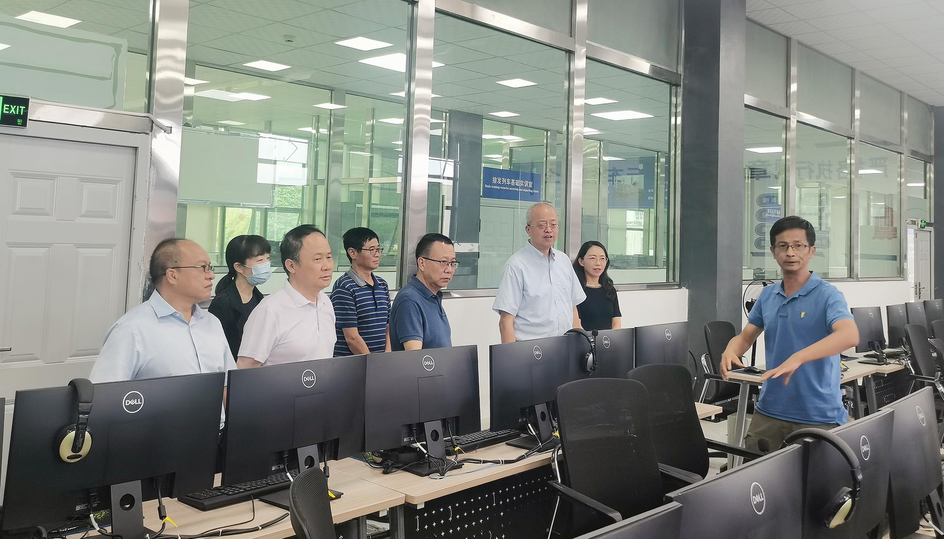 ba89a5dc4eff4f6aacff2621cc024785.jpg ba89a5dc4eff4f6aacff2621cc024785.jpg