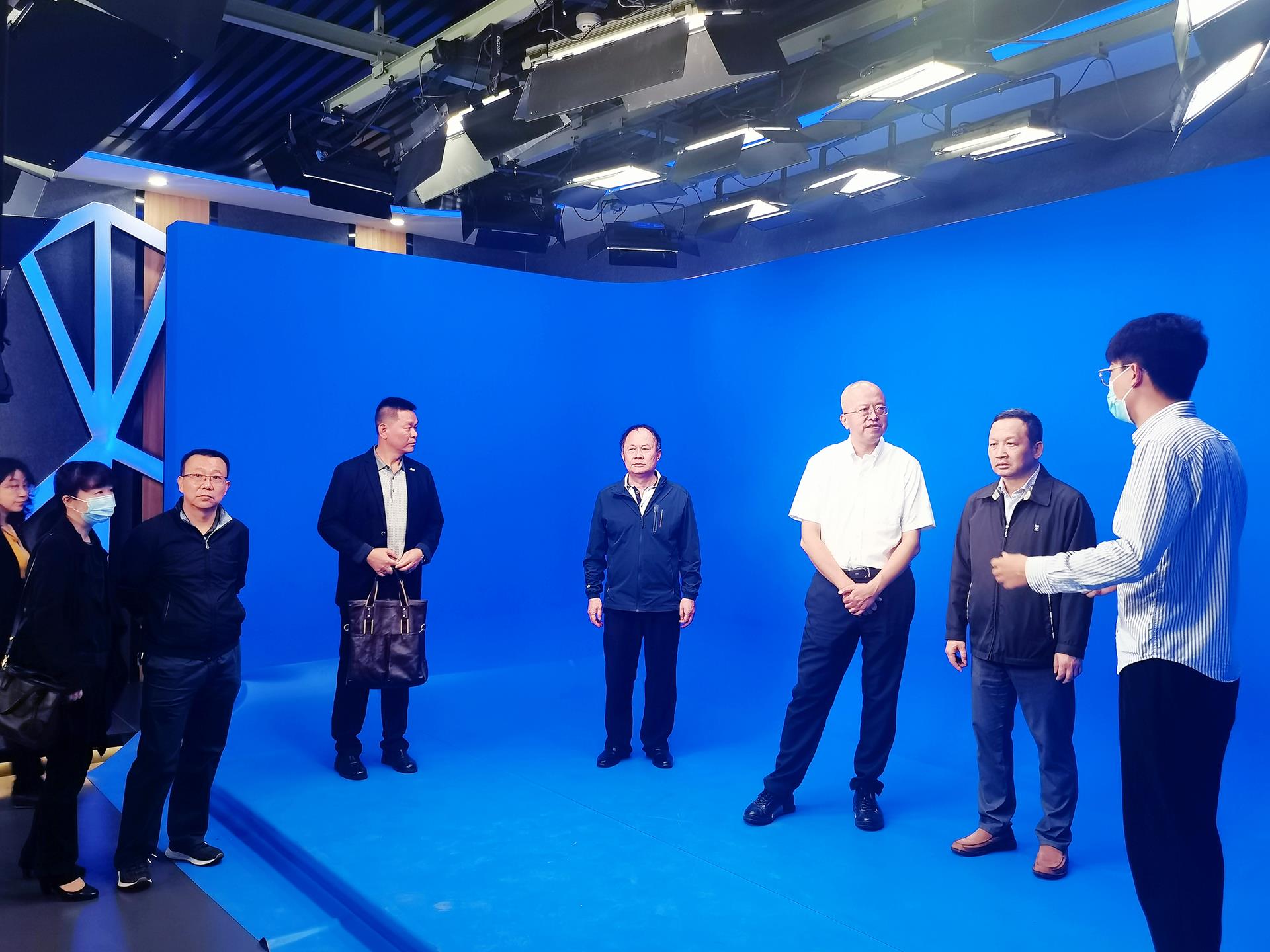 cbb5b21fa9444453a02e8f878da90cfc.jpg cbb5b21fa9444453a02e8f878da90cfc.jpg