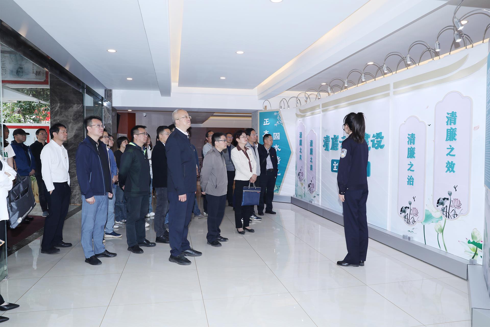 8fffeb517a7043bdb800e678e4bd2e3f.jpg 8fffeb517a7043bdb800e678e4bd2e3f.jpg